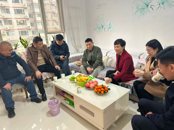 小年送溫暖 情暖意更濃——?jiǎng)ⅧP娟一行到中南建設(shè)集團(tuán)開(kāi)展春節(jié)“送溫暖”活動(dòng)